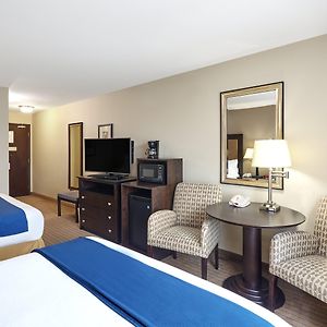 Standard Queen Room Two Queen Beds Tub Communications Accessible